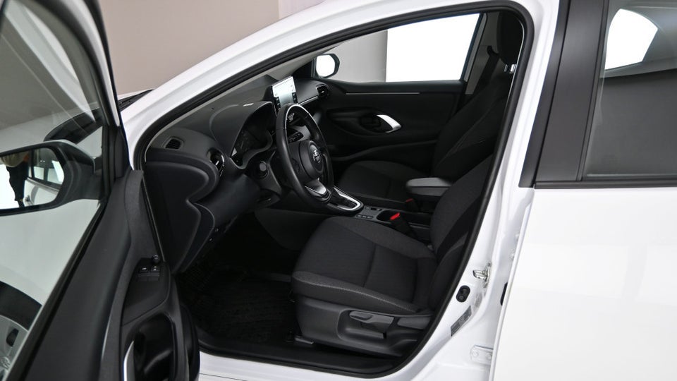 Toyota Yaris 1,5 Hybrid Essential e-CVT 5d