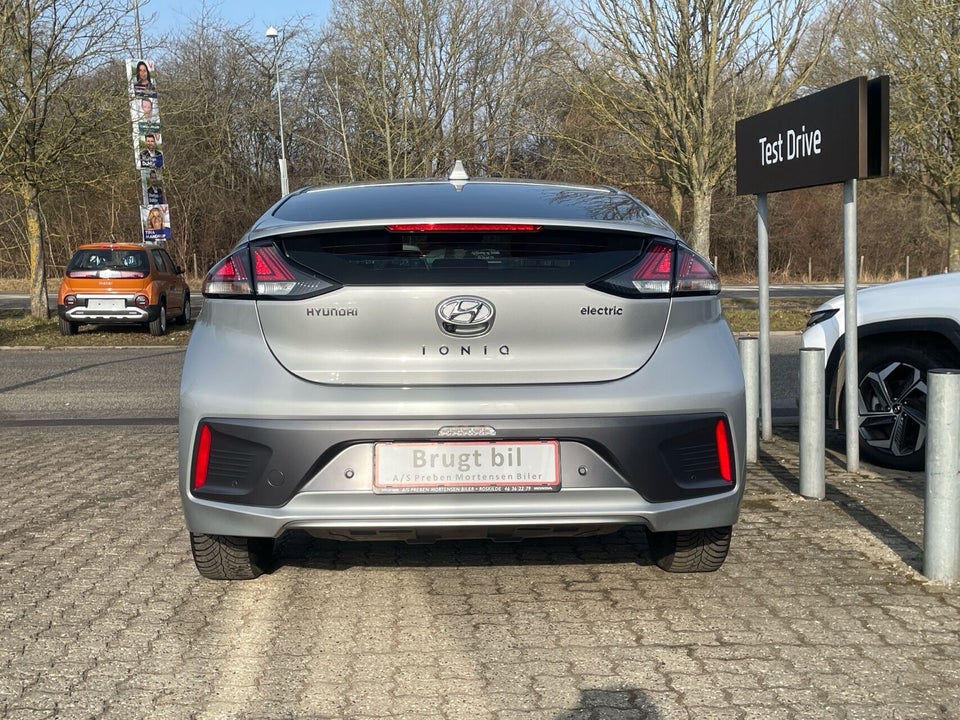 Hyundai Ioniq 40 EV Premium 5d