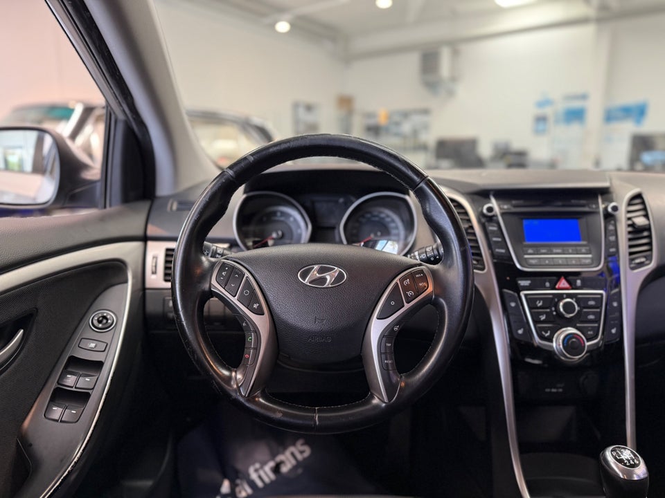 Hyundai i30 1,6 CRDi 110 XTR Eco 5d