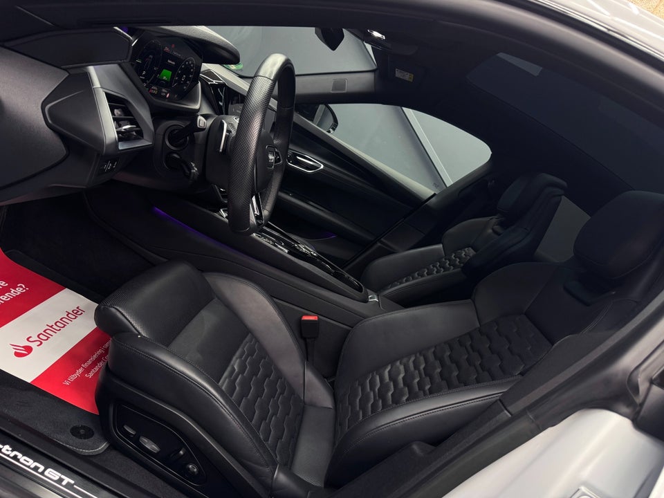 Audi e-tron GT quattro 4d
