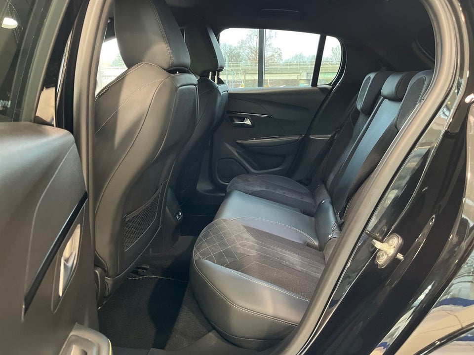 Peugeot e-208 50 GT Pack 5d