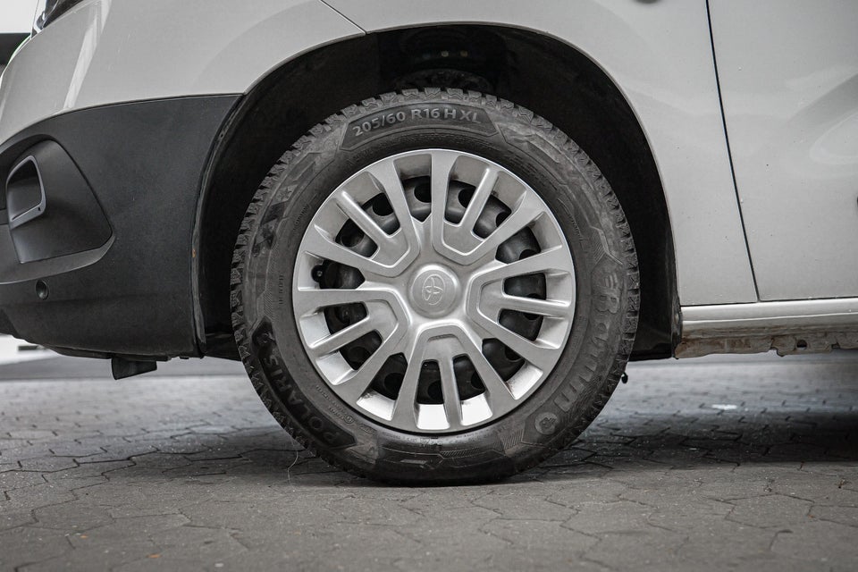 Toyota ProAce City 1,5 D 102 Medium Comfort 4d