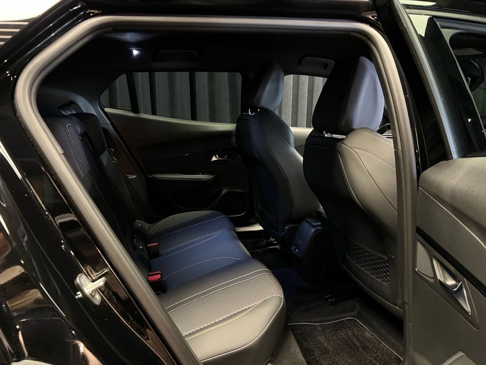 Peugeot e-2008 54 GT 5d