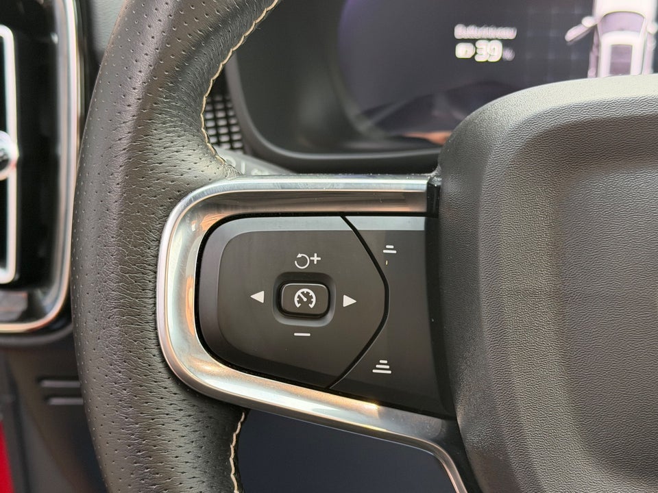 Volvo XC40 P8 ReCharge Twin Pro 5d