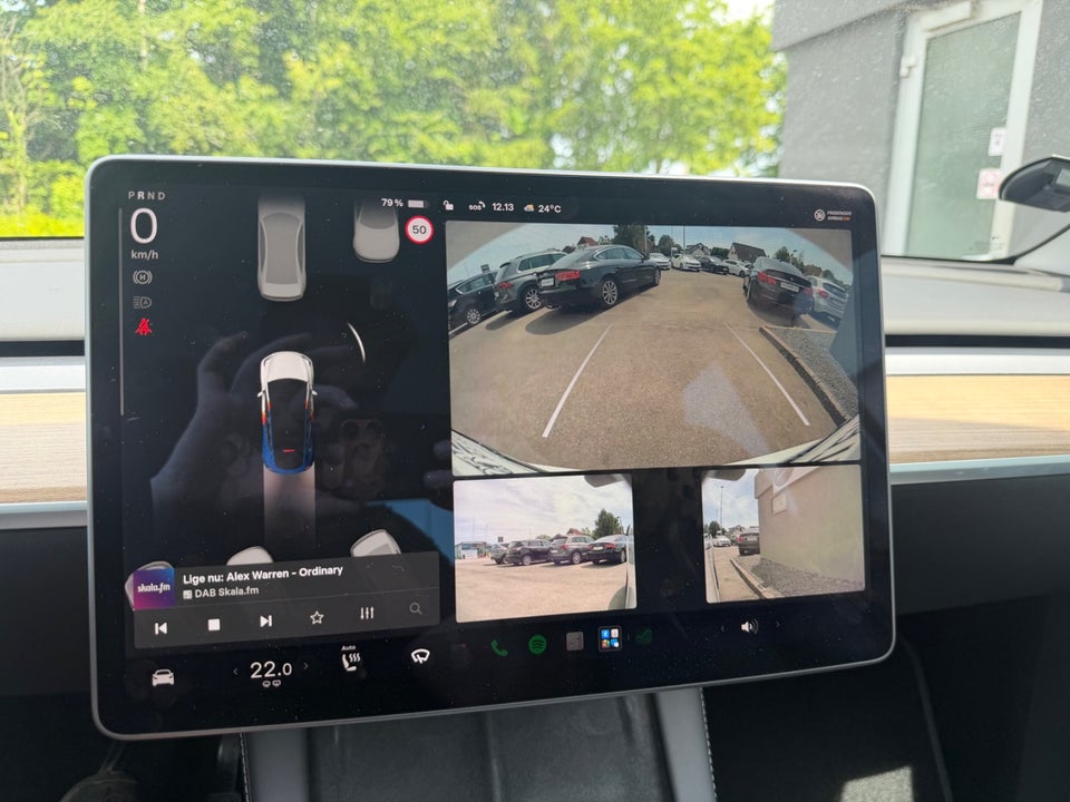 Tesla Model Y Long Range AWD 5d
