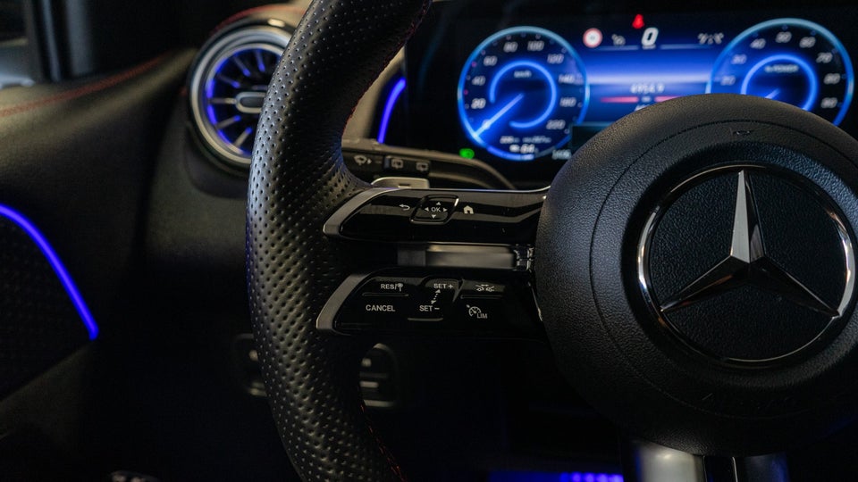 Mercedes EQB300 AMG Line 4Matic 7prs 5d