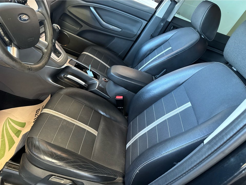 Ford Kuga 2,0 TDCi 140 Titanium aut. AWD 5d