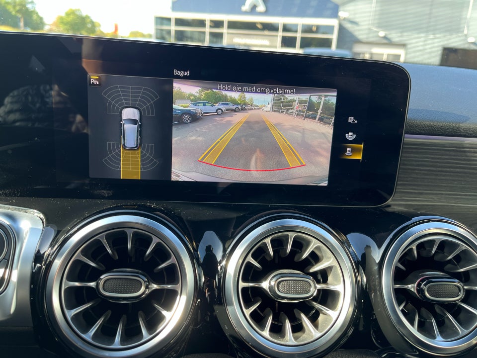 Mercedes EQB300 4Matic 5d