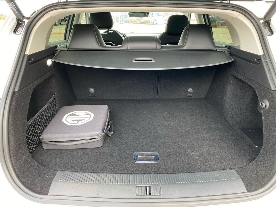 MG Marvel R Luxury 5d