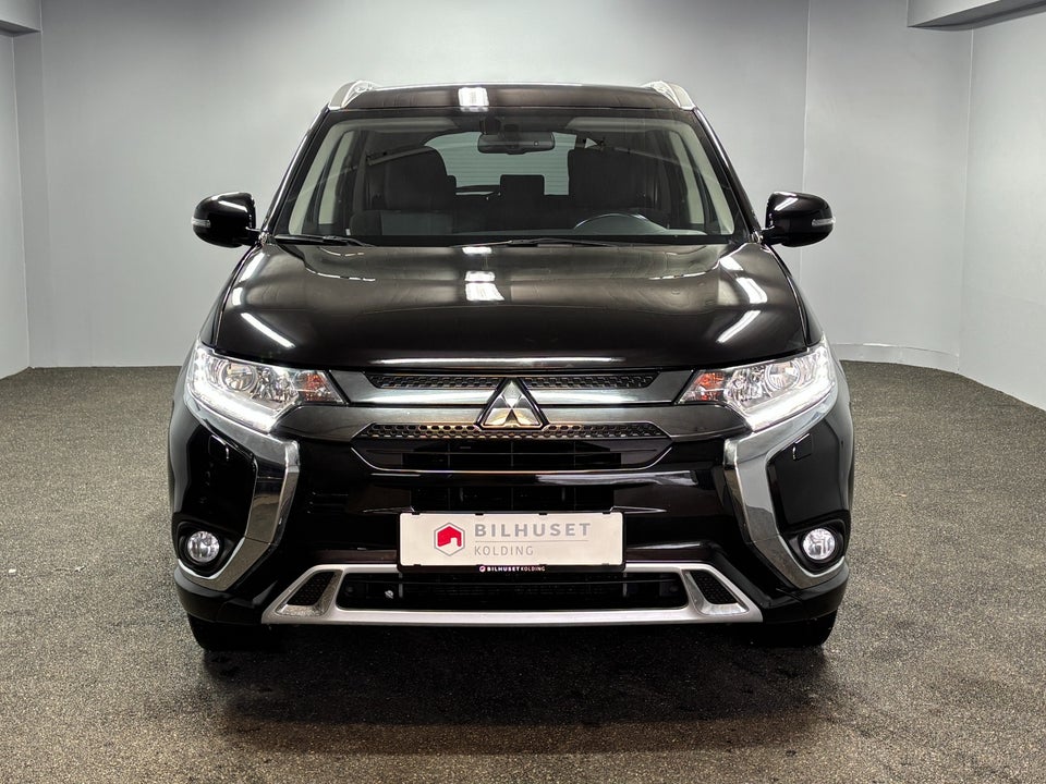 Mitsubishi Outlander 2,4 PHEV Inform CVT 4WD 5d