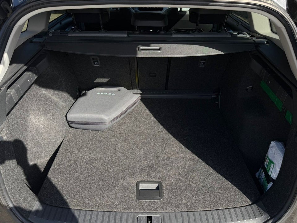 Skoda Enyaq 60 iV Loft 5d