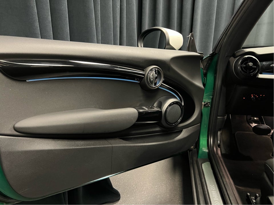 MINI Cooper SE Classic Trim 3d