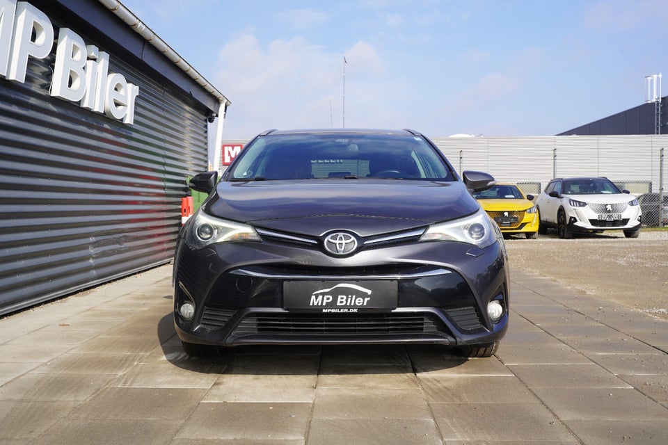 Toyota Avensis 1,8 VVT-i T2 Premium Touring Sports MDS 5d