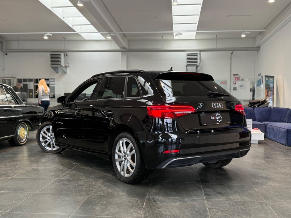 Audi A3 1,4 e-tron S-line Sportback S-tr. 5d