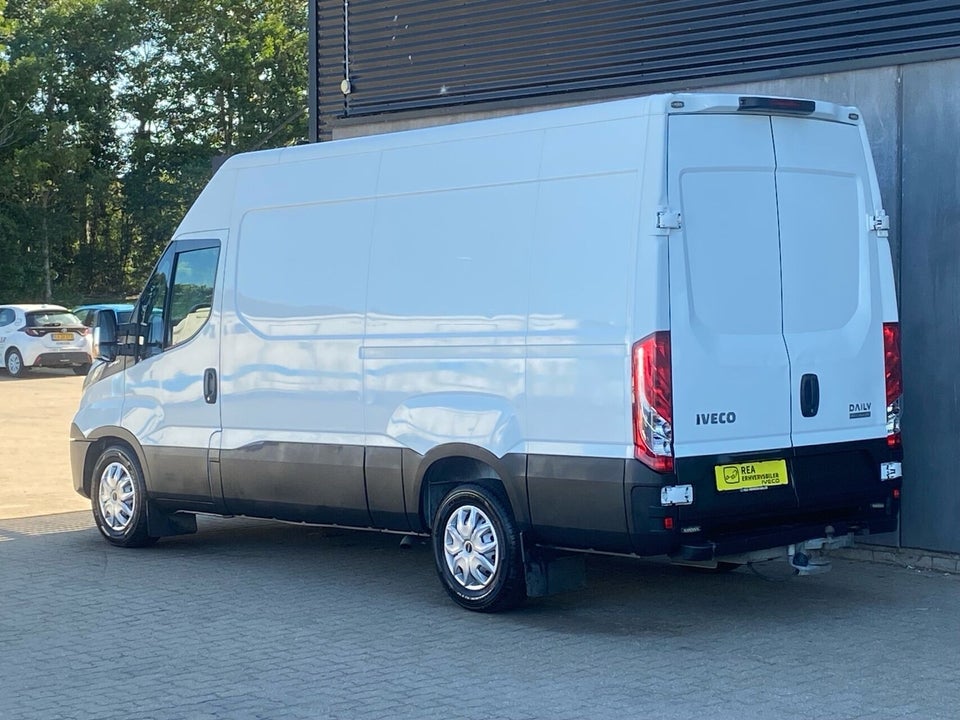 Iveco Daily 2,3 35S16 12m³ Van AG8