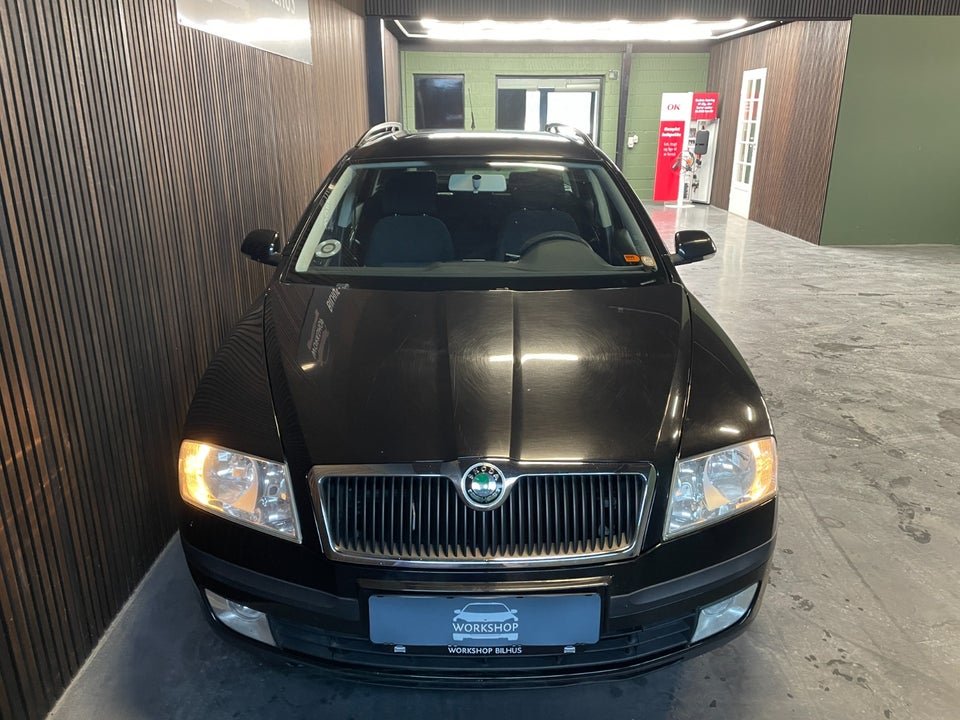 Skoda Octavia 1,8 TSi 160 Ambiente Combi 5d