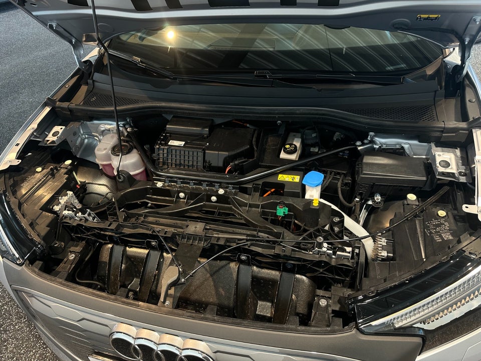 Audi Q4 e-tron 45 quattro 5d