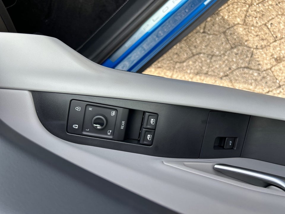 Ford Explorer 82 Premium Extended Range 5d