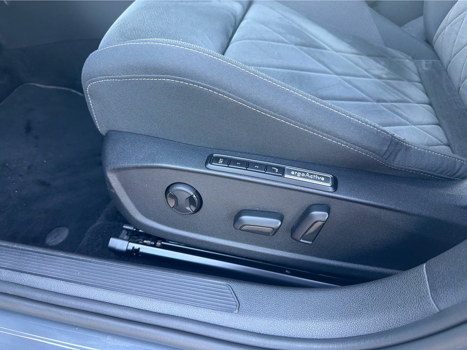 VW Golf VIII 1,4 eHybrid DSG 5d