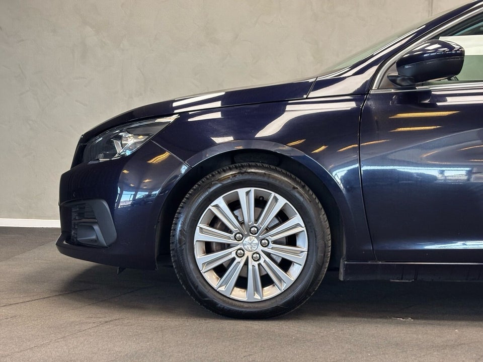 Peugeot 308 1,6 BlueHDi 120 Allure+ 5d