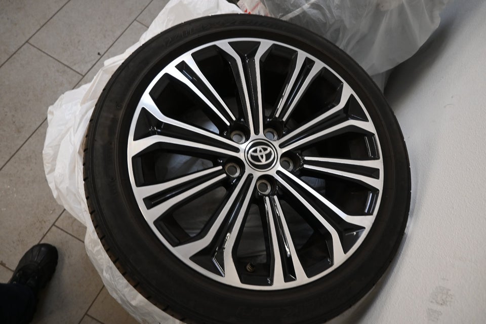 Toyota Corolla 1,8 Hybrid H3 Premium Touring Sports MDS 5d