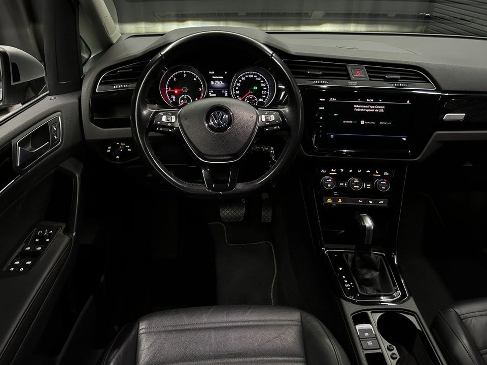 VW Touran 2,0 TDi 150 Highline DSG 7prs 5d