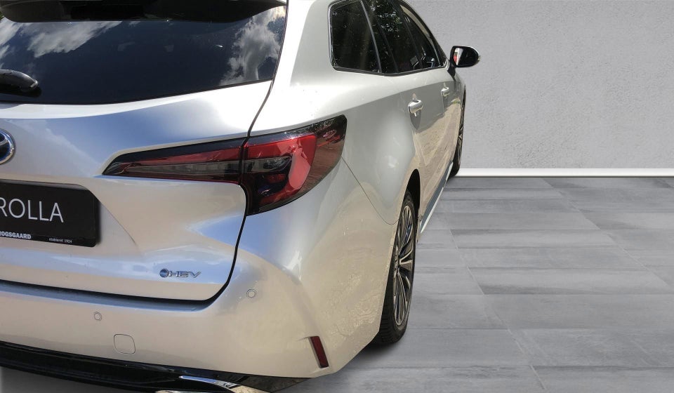 Toyota Corolla 1,8 Hybrid Style Touring Sports e-CVT 5d