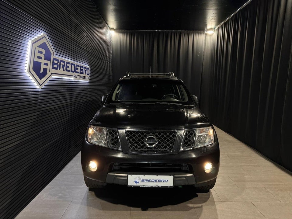 Nissan Navara 3,0 dCi 231 Db.Kab LE aut. 4d