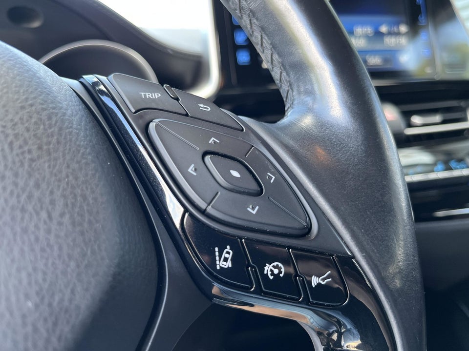 Toyota C-HR 1,8 Hybrid C-LUB Premium CVT 5d