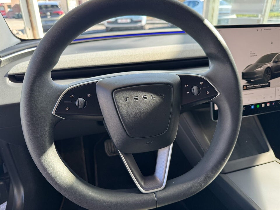 Tesla Model 3 RWD 4d