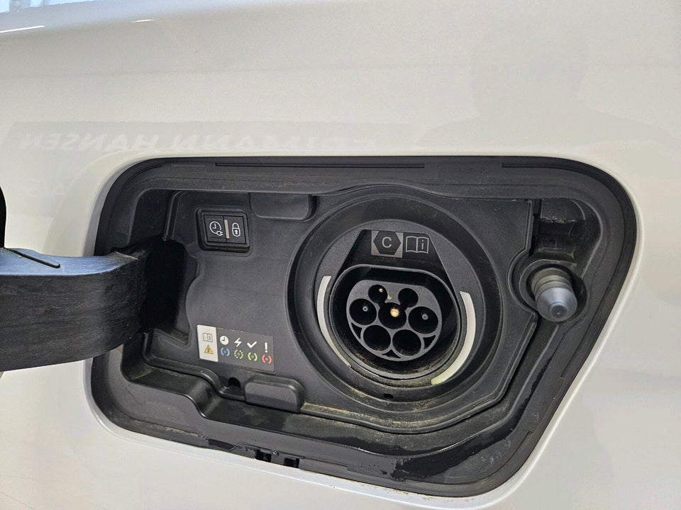 Peugeot 3008 1,6 Hybrid Performance Sport Limited EAT8 5d