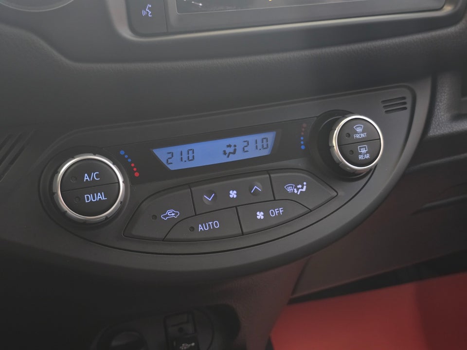 Toyota Yaris 1,5 Hybrid H3 Limited Smart e-CVT 5d