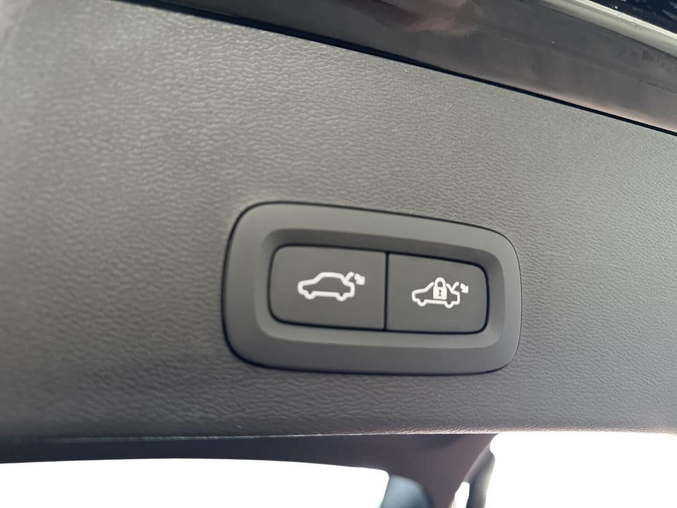 Volvo XC40 ReCharge Extended Range Plus 5d