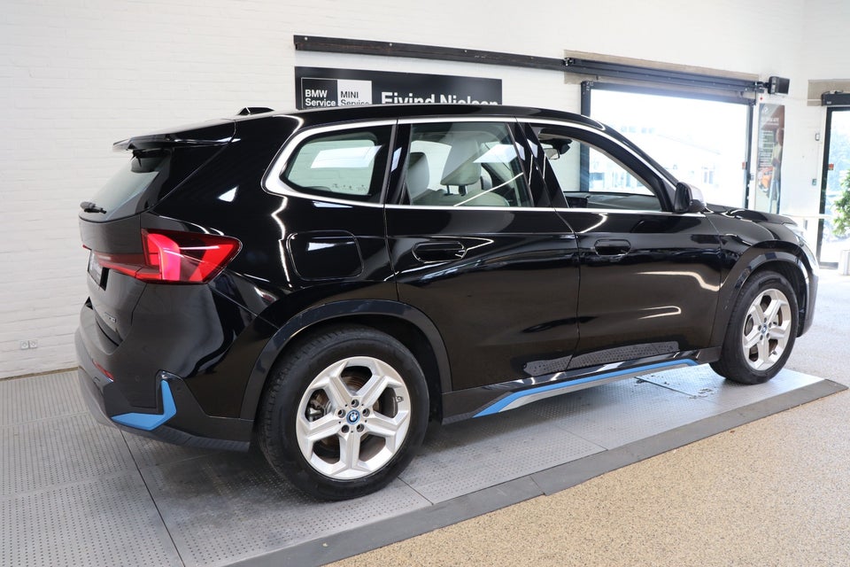 BMW iX1 xDrive30 X-Line 5d