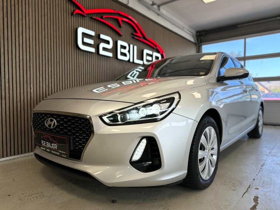 Hyundai i30 1,6 CRDi 110 Premium 5d