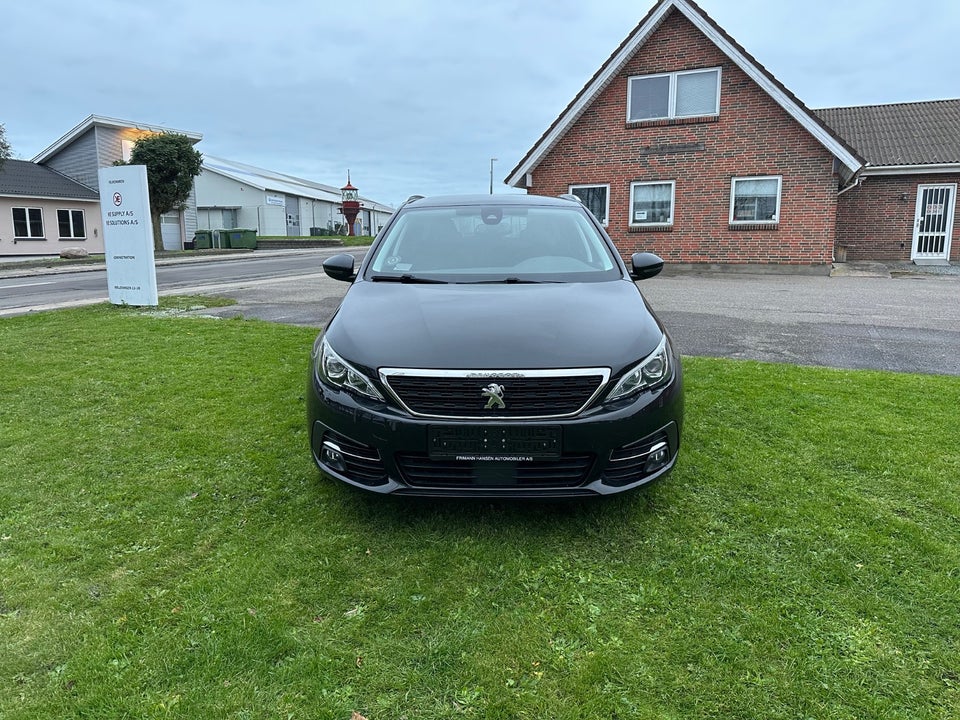Peugeot 308 1,5 BlueHDi 130 Style SW 5d