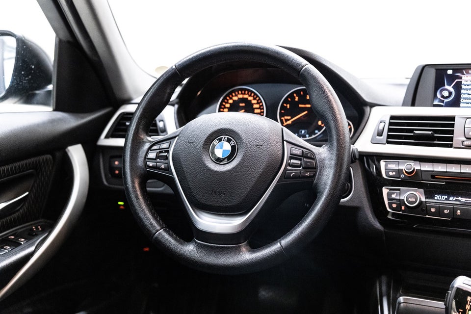 BMW 320d 2,0 Touring aut. 5d