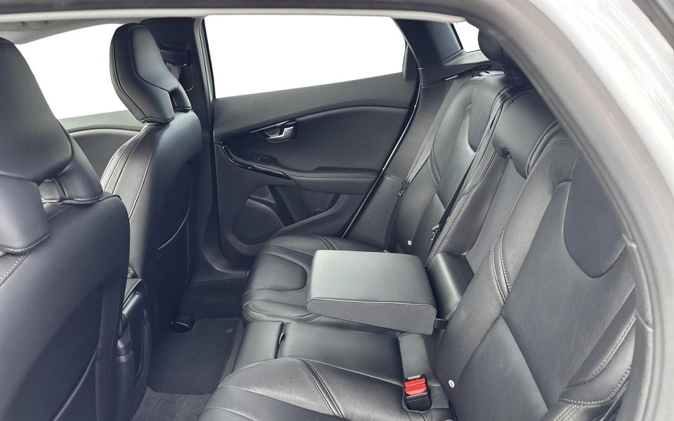 Volvo V40 2,0 T3 152 Dynamic Edition 5d