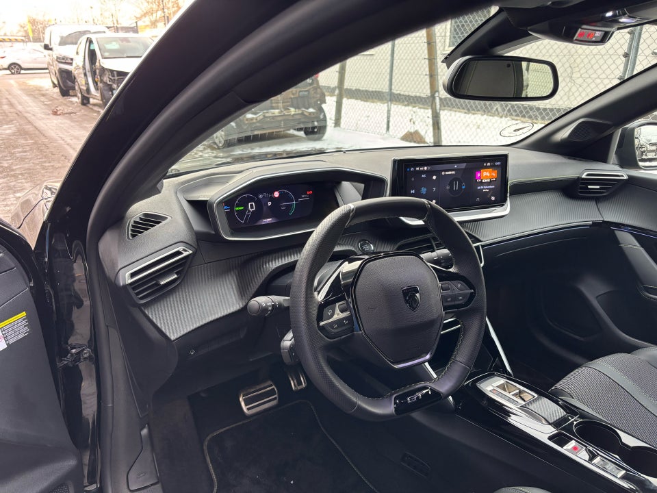 Peugeot e-208 54 GT 5d