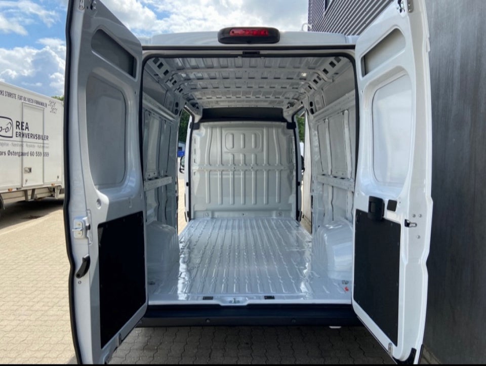 Fiat Ducato 35 Maxi 2,2 MJT 180 Kassevogn L2H2 Pro aut.