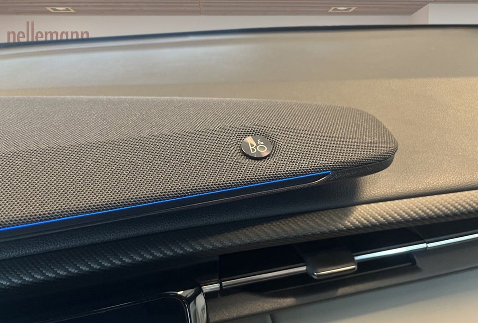 Ford Explorer 77 Premium Extended Range 5d