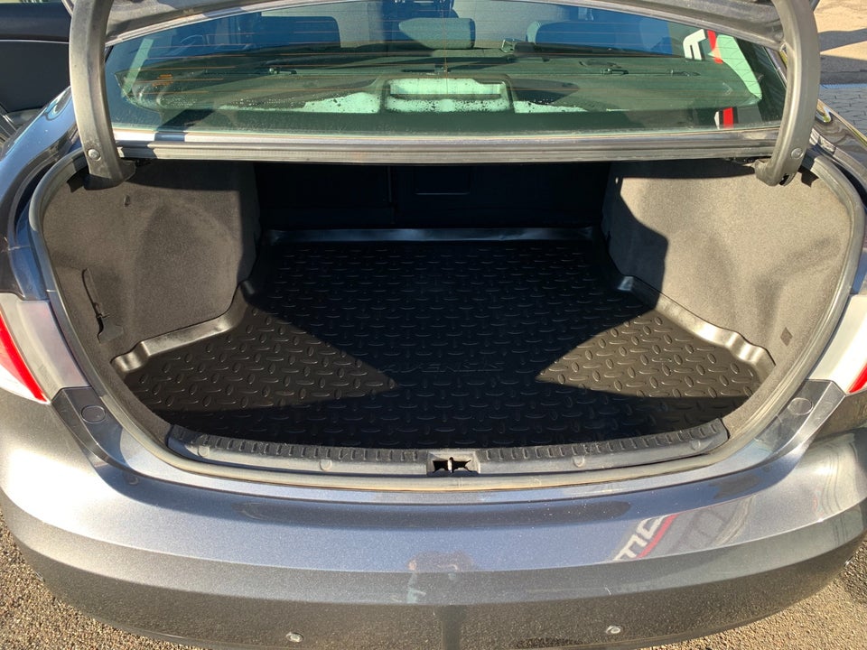 Toyota Avensis 2,0 VVT-i T3 stc. E-CVT 5d