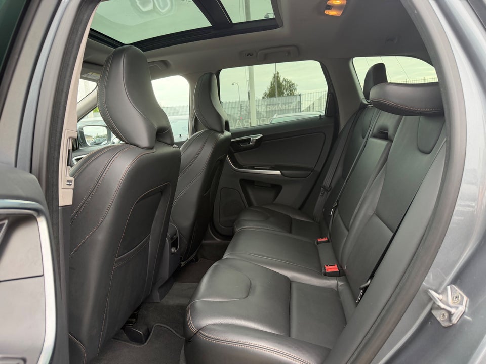 Volvo XC60 2,4 D4 190 Summum aut. AWD 5d