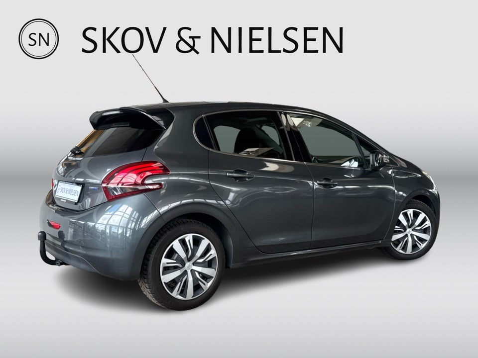 Peugeot 208 1,6 BlueHDi 100 Chili Sky+ 5d