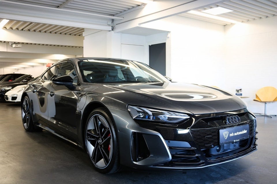 Audi RS e-tron GT quattro 4d