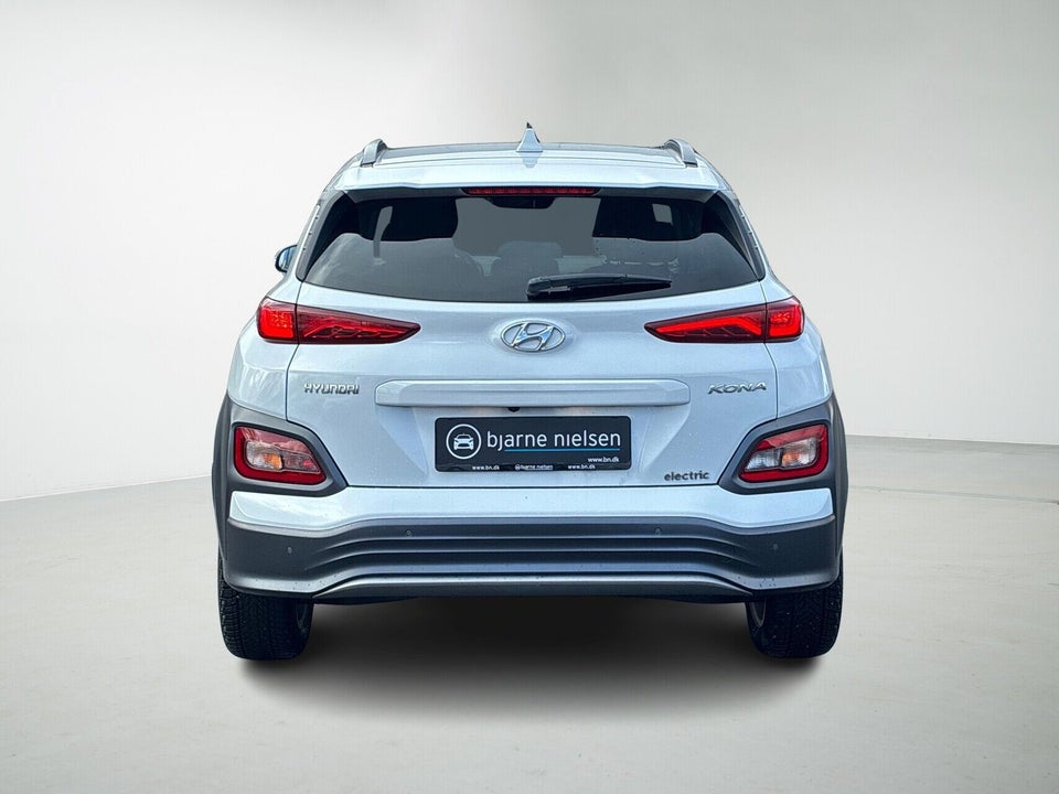 Hyundai Kona 64 EV Essential 5d