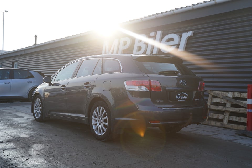 Toyota Avensis 2,0 D-4D T3 stc. 5d