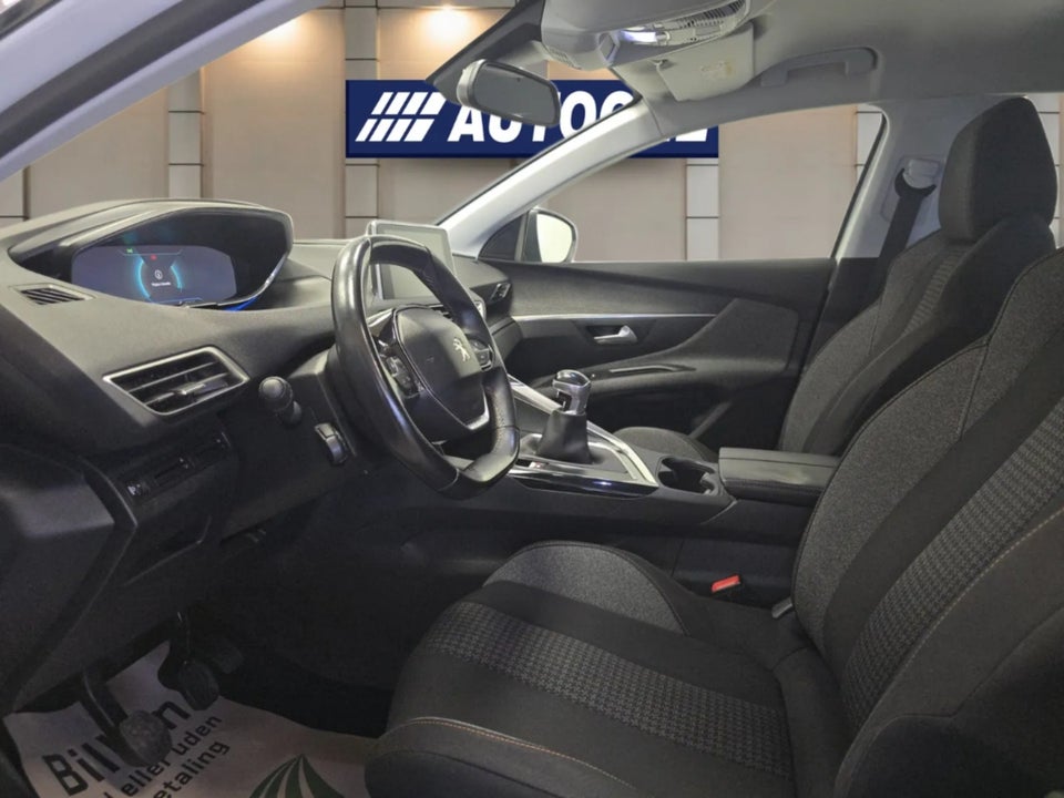 Peugeot 3008 1,2 e-THP 130 Active 5d