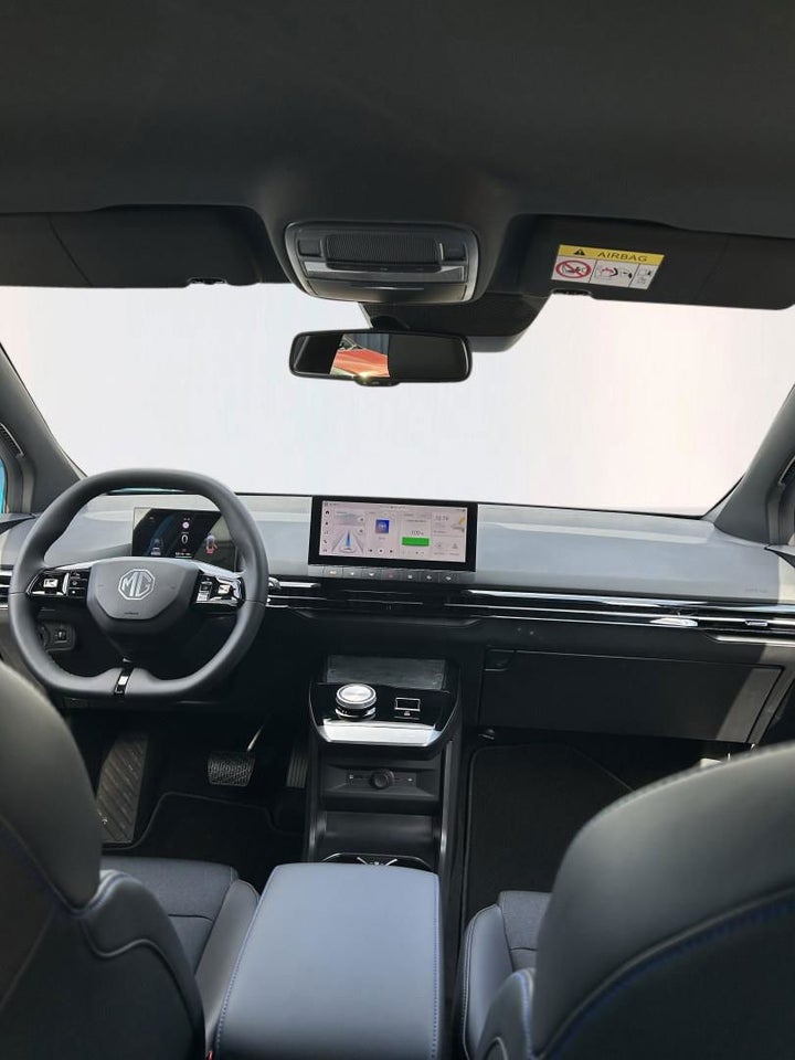 MG 4 77 Luxury Extended Range 5d