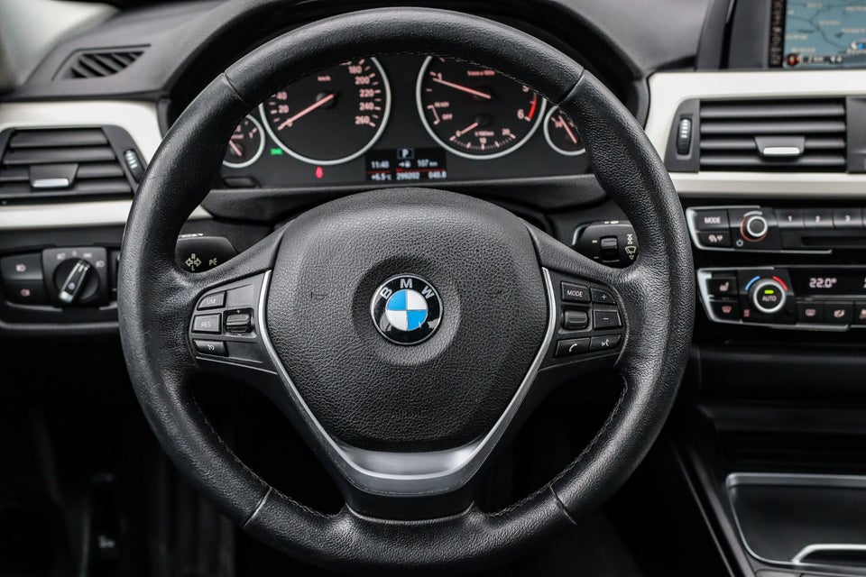 BMW 320d 2,0 Sport Line aut. 4d